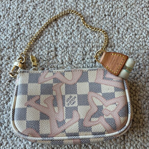 Louis Vuitton Damier Azur Pochette - Picture 6 of 14